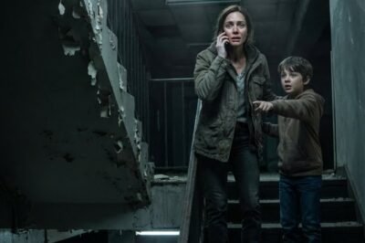 I went to my husband’s office to deliver something he forgot. It was an abandoned building. A guard said, “The company went bankrupt three years ago.” I called my husband.