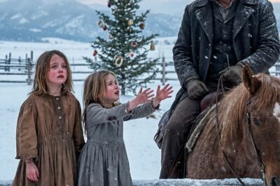 ON CHRISTMAS MORNING, THE GIRLS WHISPERED, “PLEASE… BE OUR DADDY TODAY.” WHAT THE COWBOY DID NEXT LEFT EVERYONE STUNNED.